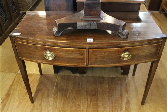 George III mahog bow front two drawer table & bedside cabinet(-)